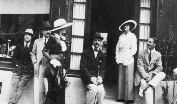 Gabrielle Coco Chanel and Boy Capel in front of Chanel’s Deauville Boutique