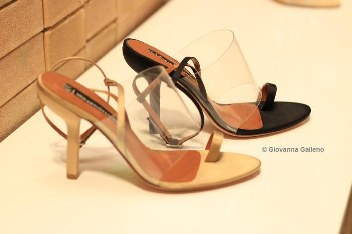 Merah Vodianova MICAM86 zapatos transparentes color carne y negro - Photo by Giovanna Galleno